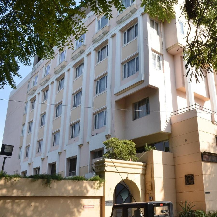 The Central Park Hotel Gwalior Exterior photo